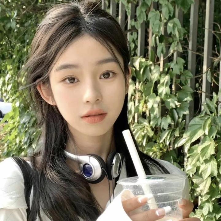 行走的鸡毛掸子